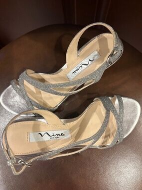 Nina size 5.5 Siver Heels